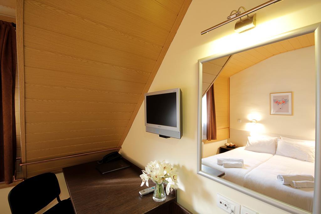 Hotel Junior Копаоник Екстер'єр фото
